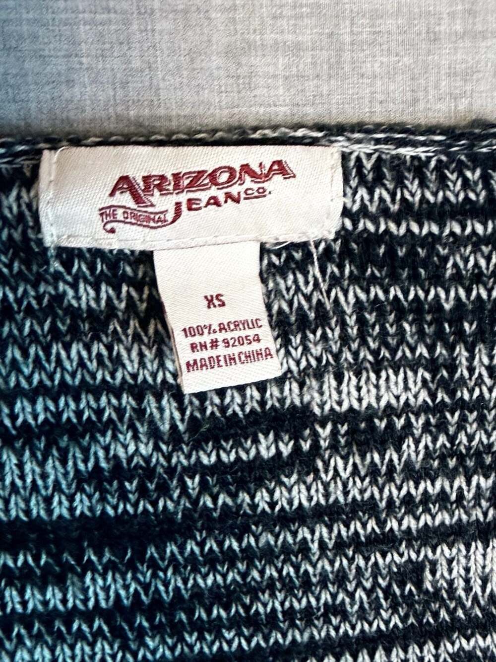 Arizona Jean Co. Women's XS Black & White Marled V-Neck Knit Sweater - Picture 2 of 2